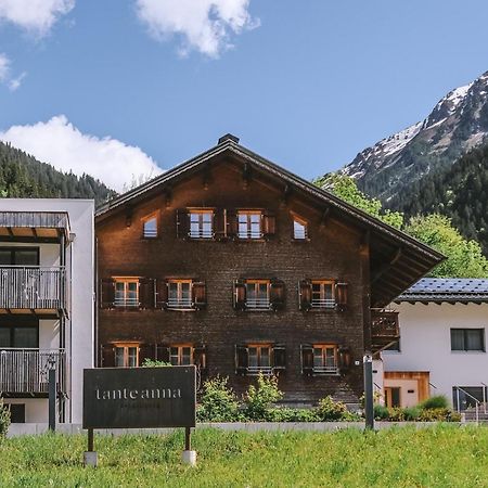 Tante Anna - Retreats Mit Weitblick Aparthotel Sankt Gallenkirch Exteriör bild