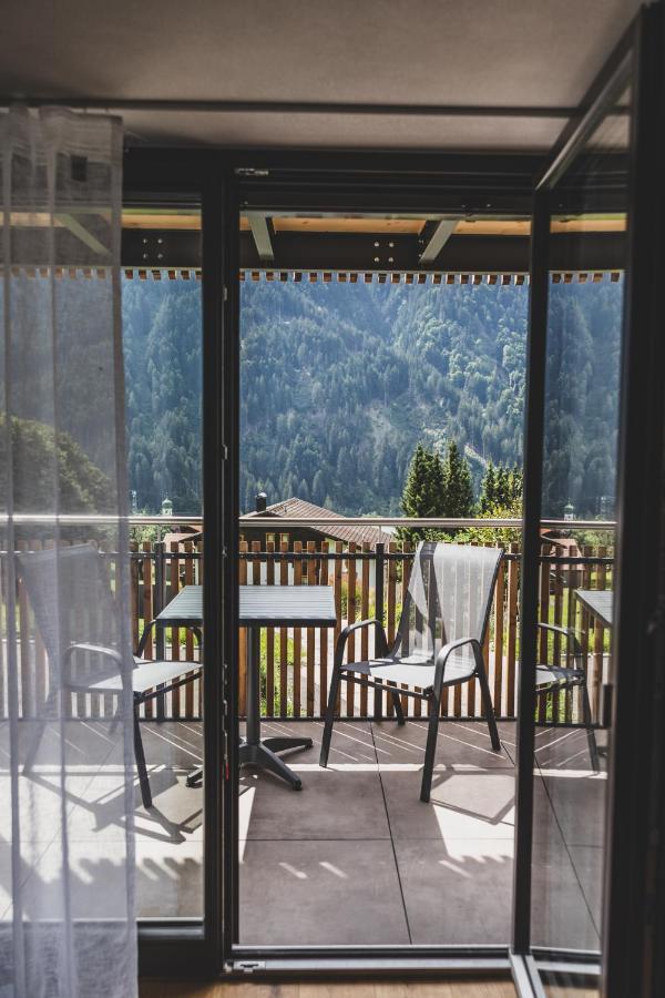Tante Anna - Retreats Mit Weitblick Aparthotel Sankt Gallenkirch Exteriör bild