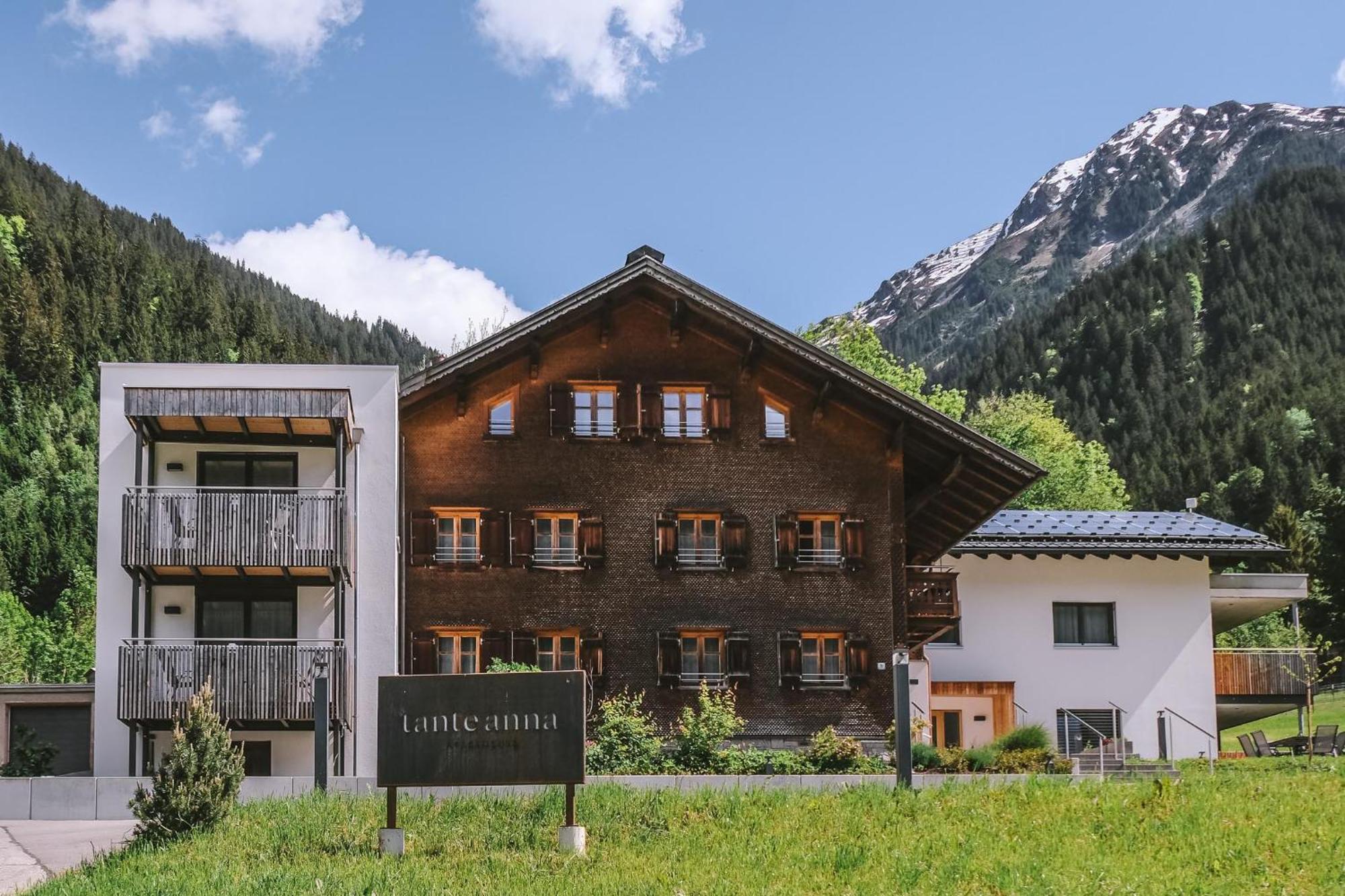 Tante Anna - Retreats Mit Weitblick Aparthotel Sankt Gallenkirch Exteriör bild