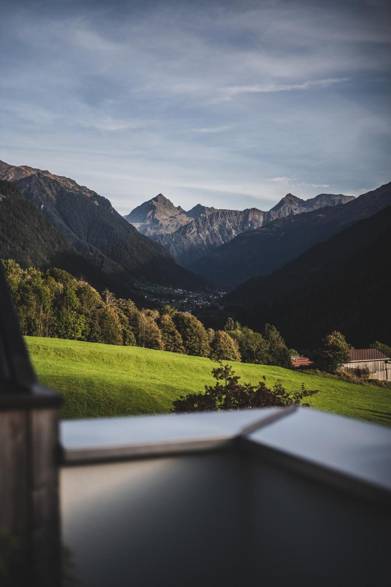 Tante Anna - Retreats Mit Weitblick Aparthotel Sankt Gallenkirch Exteriör bild